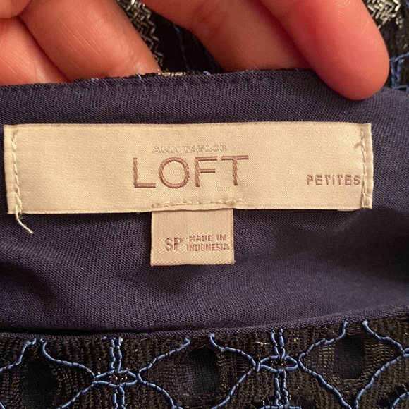 Ann Taylor LOFT 3/4 Sleeve Blouse. Metallic Blue & Silver. Lined . Size Small P. - Picture 4 of 5